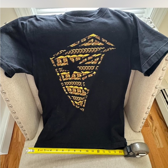 Famous 90s vtg Tee with Gold F design adult small - Picture 1 of 4